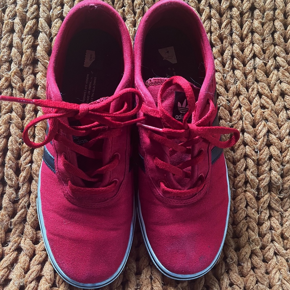 Limited edition - ADIDAS Seeley Red and Black skateboarding sneakers / shoes
